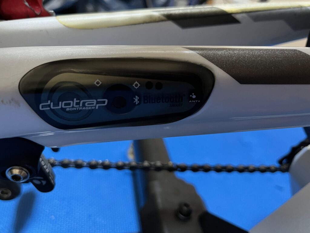 Bontrager DuoTrap Digital Speed/Cadence Sensor　取付完了