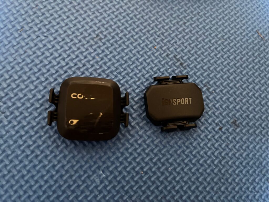 iGPSPORT ケイデンス センサー CAD70　比較