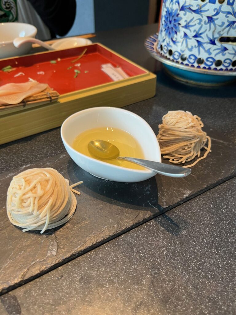 シャングリラズシークレット 表参道店　締め　麺